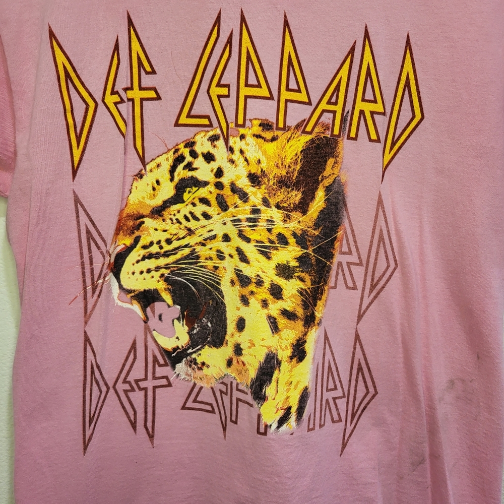 Def Leapard pink shirt - Picture 3 of 4